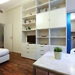 Contempora - Liberty Studio Apartment Mailand